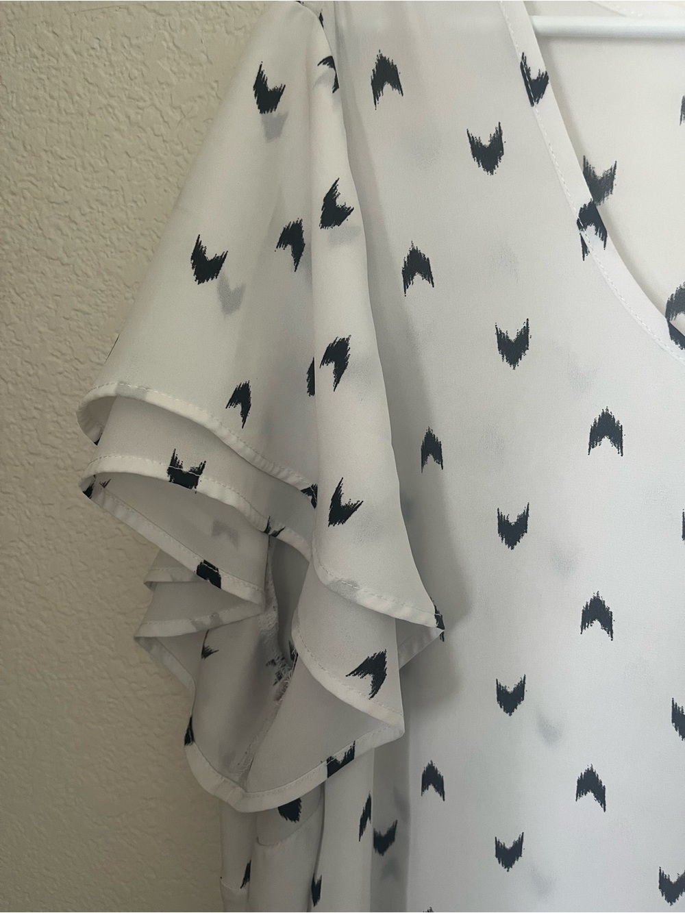 torrid White Blouse with Black Heart Print - Picture 4 of 8